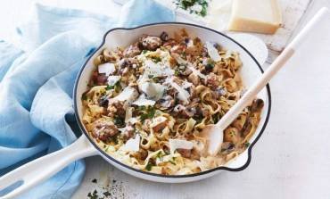 Taliatele me salçiçe dhe kërpudha